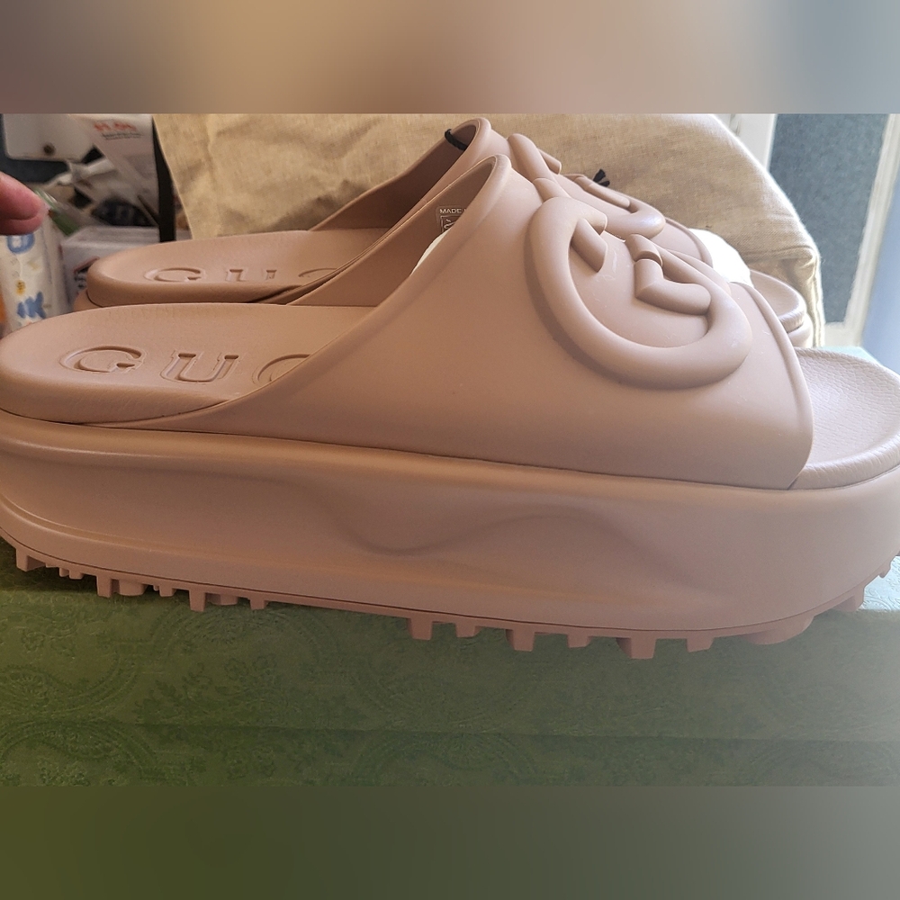 Gucci Women's Nude Rubber Sandals